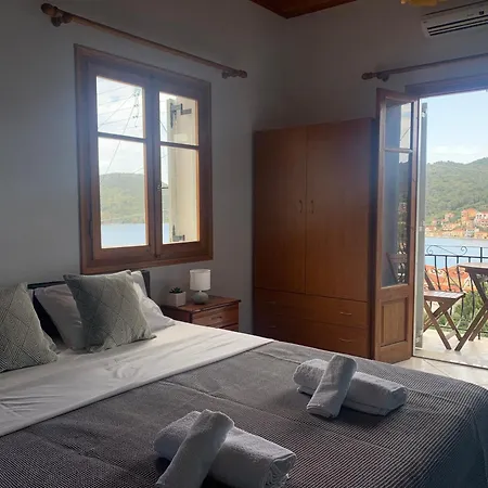 Albatros Vathy (Ithaca)